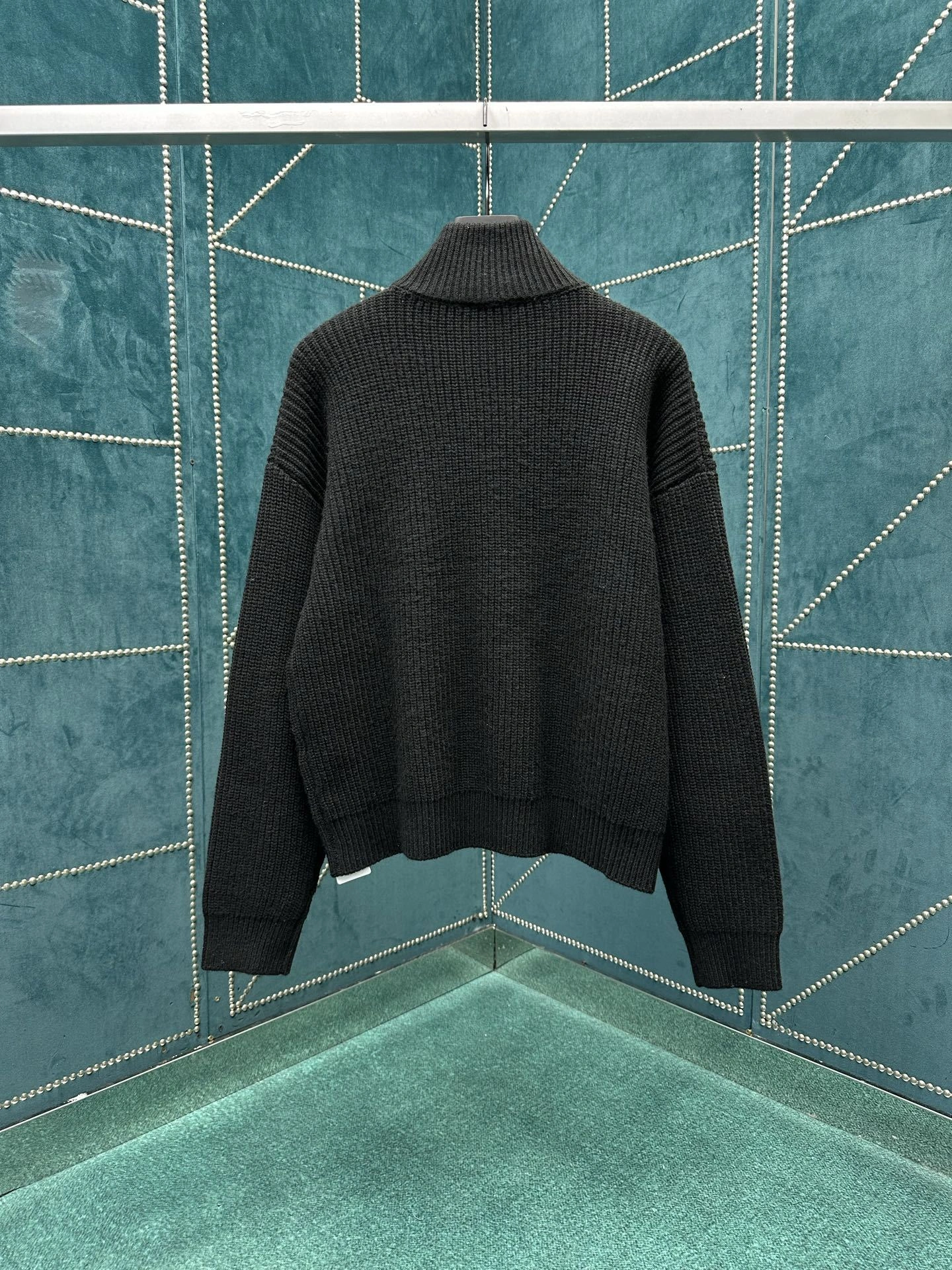 wg.luxury-- 358i95 wool embroidery oversize item: E-F443J1603H